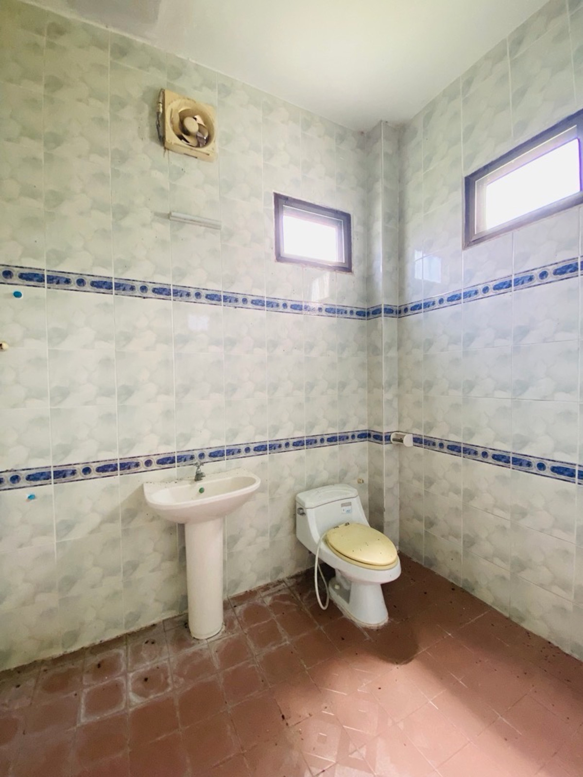 For SaleHouseBangna, Bearing, Lasalle : Single house for sale Large area in the heart of Bangna - Lakewood km.18, selling for only 22 million baht ✨ “Rare Opportunity”