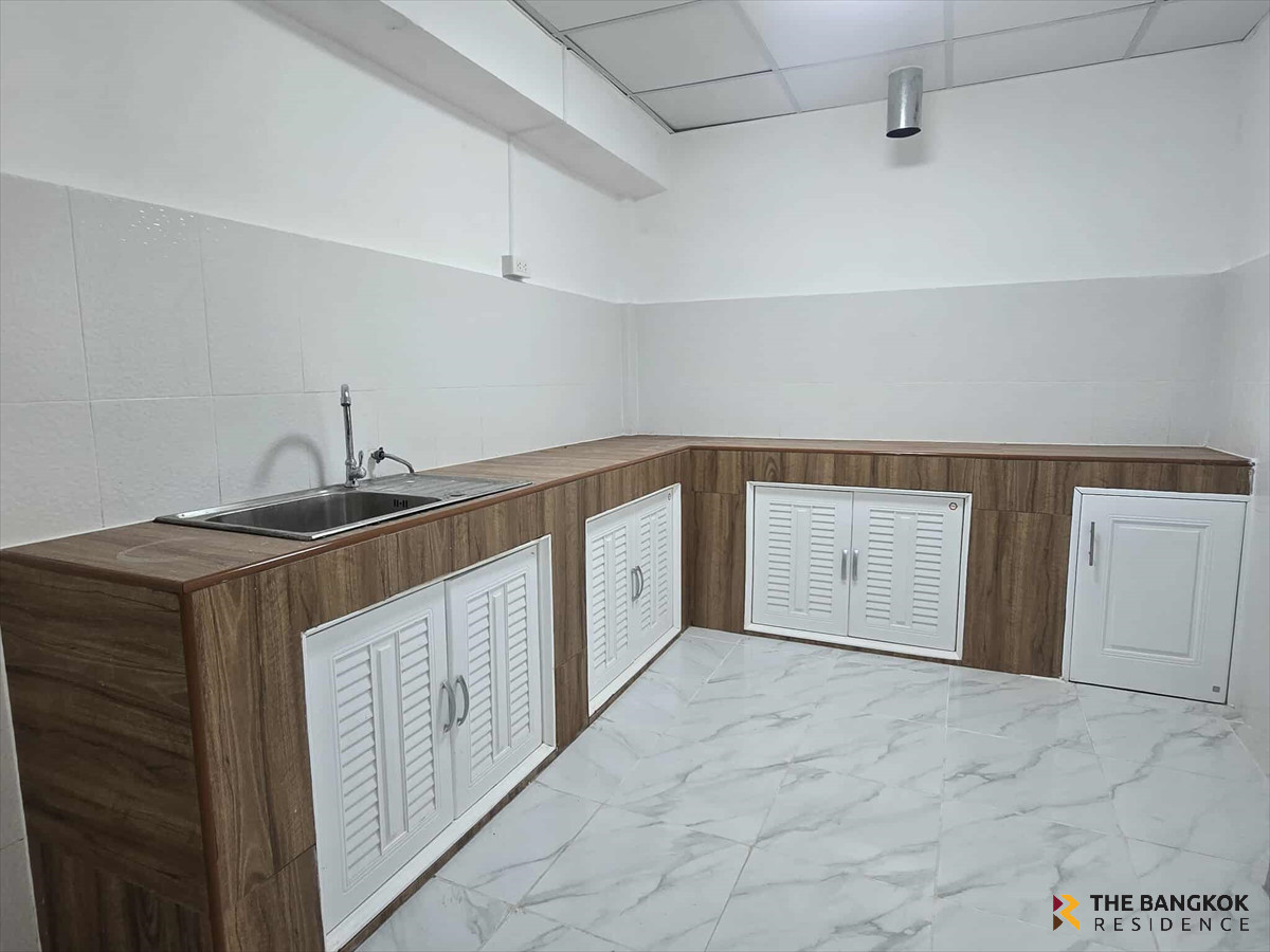 ขายทาวน์โฮมรัชดา ห้วยขวาง : 🌠 บ้านรีโนเวท ใกล้ MRT ห้วยขวาง ทำเลศักยภาพ ที่มีดีมานด์สูง