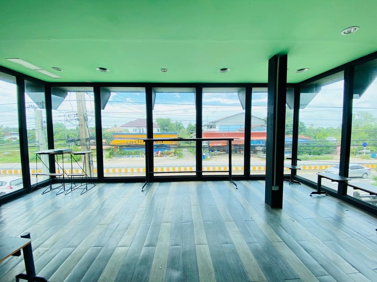 ให้เช่าโชว์รูมนครปฐม : งิ้วราย ศาลายา นครปฐม ออฟฟิศโกดัง 2 ชั้น ติดถนนใหญ่ ทำเลดีมาก พื้นที่กว้าง ใช้งานได้หลากหลาย เหมาะสำหรับธุรกิจที่ต้องการหน้าร้าน + สำนักงาน + สต็อกสินค้าในที่เดียว