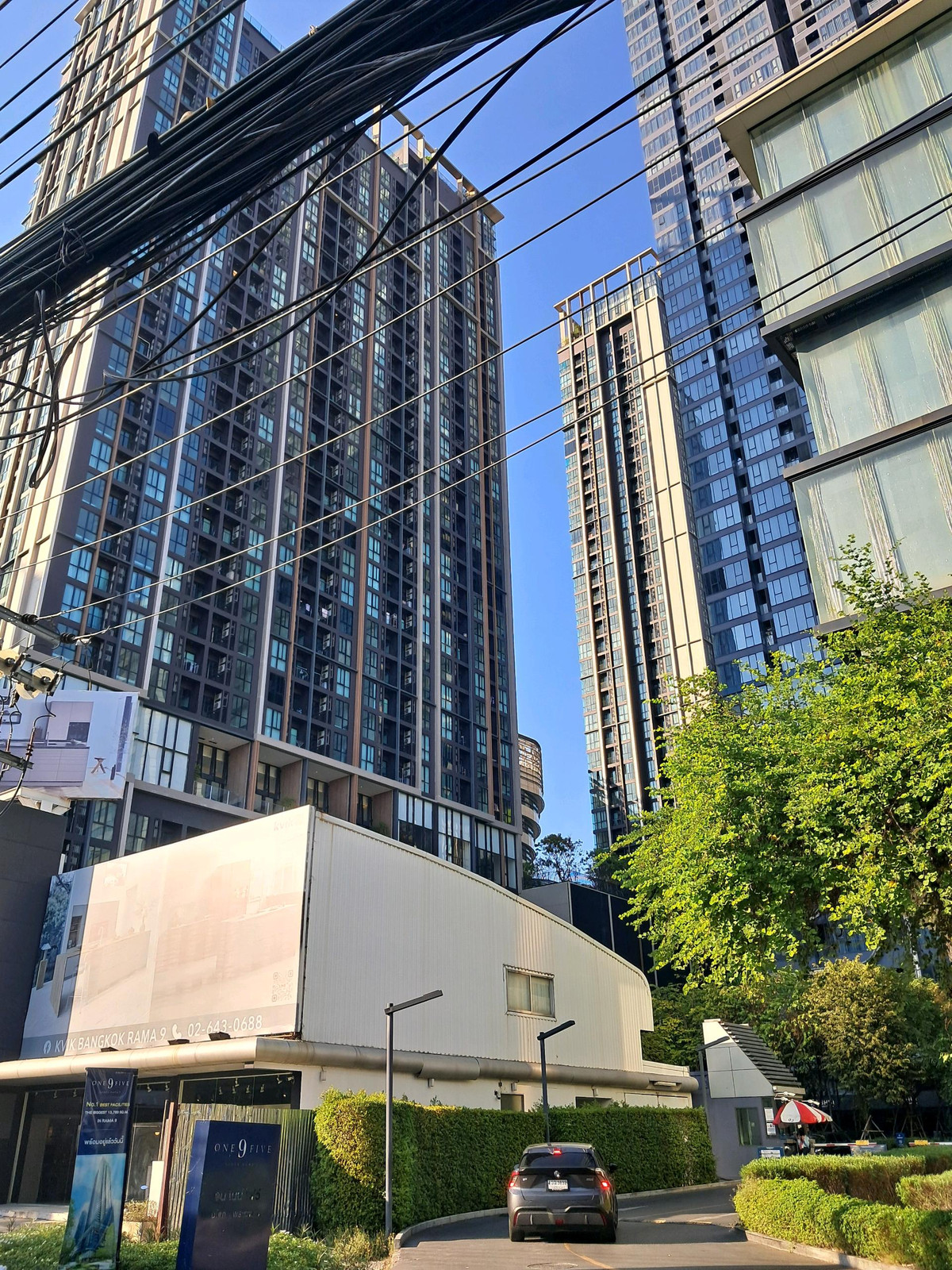 ขายดาวน์คอนโดพระราม 9 เพชรบุรีตัดใหม่ RCA : ขาดทุนกว่าแสน ขายดาวน์โนเบิล นิว ดิสทริค R9 ชั้น24 พระราม9 ติดรถไฟฟ้าและห้างCentral