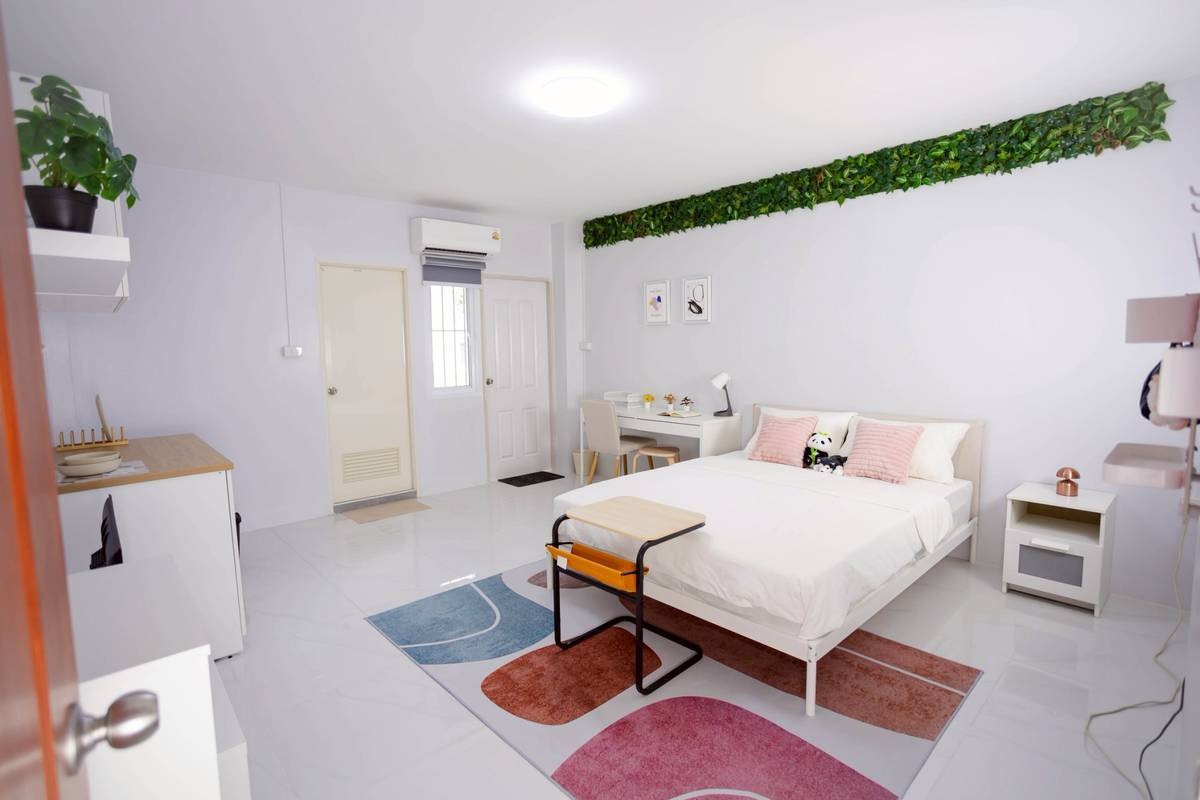 ให้เช่าโชคชัย4 ลาดพร้าว71 : ให้เช่าห้อง ใกล้ปากซอยลาดพร้าว 64 เพียง 200 เมตร มีหลายห้อง ราคาตั้งแต่ 7000-10000 บาท  ตั้งอยู่ ซอยเกตุนุติ แขวงวังทองหลาง เขตวังทองหลาง กรุงเทพฯ 10310