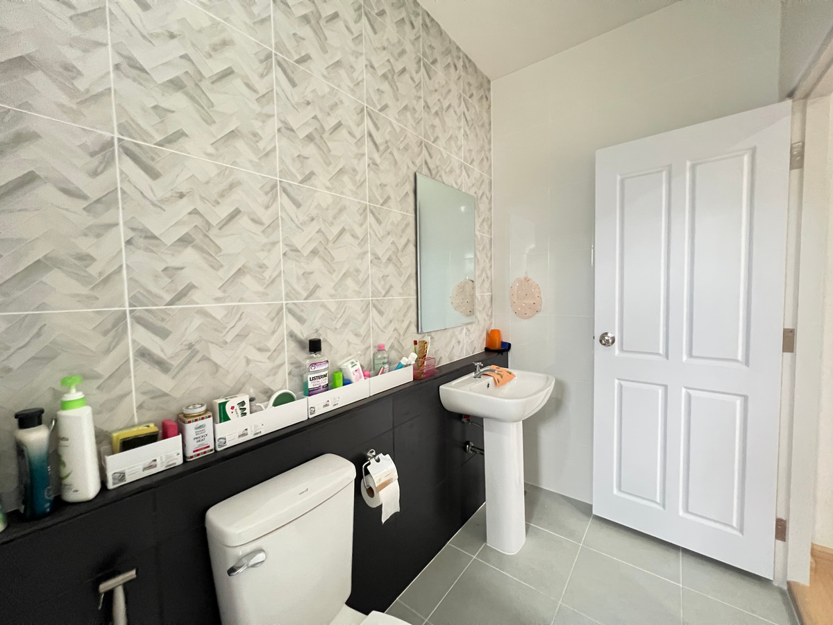 ขายบ้านสกลนคร : ขายบ้านเดี่ยว 2 หลังติด 117.5 ตร.ว. บ้านอารียาลิฟวิ่ง สกลนคร แต่งสวย ใกล้สนามบิน7 ล้าน