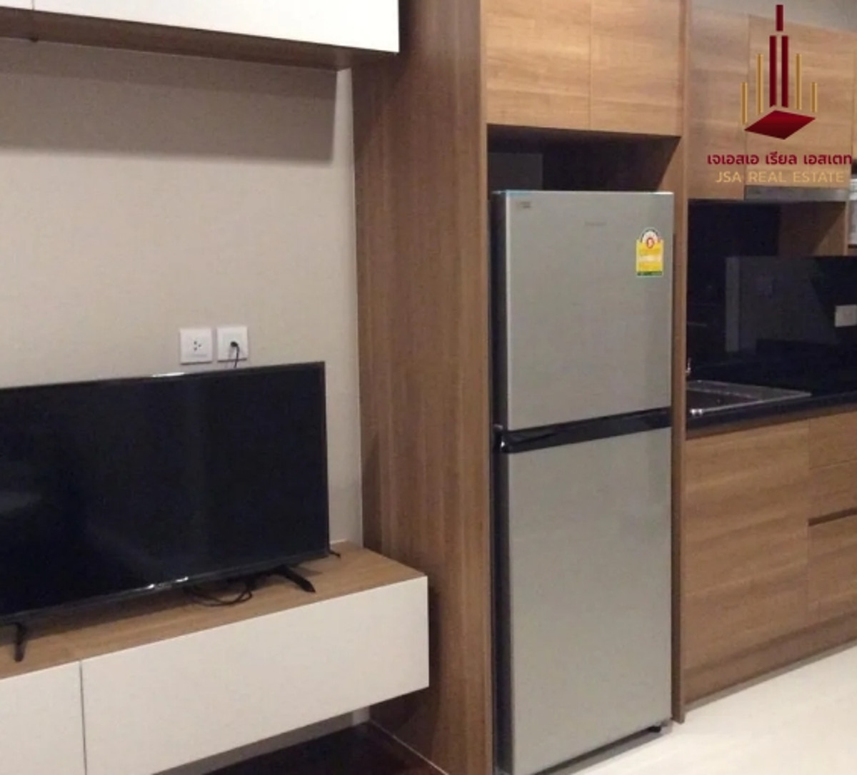 For RentCondoSamut Prakan,Samrong : ✨ For Rent: The Metropolis Samrong Interchange Condo ✨ 💰 Only 11,000 THB/month