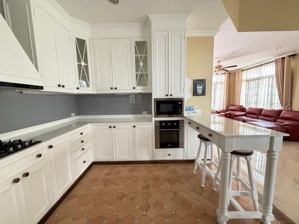 ให้เช่าบ้านบางนา แบริ่ง ลาซาล : Fantasia Villa4 Bangna บ้านใหญ่ ฟังก์ชันครบ เหมาะสำหรับอยู่เองหรือทำโฮมออฟฟิศ ทำเลดีมาก ใกล้ทางด่วน / Mega Bangna / โรงเรียนนานาชาติ