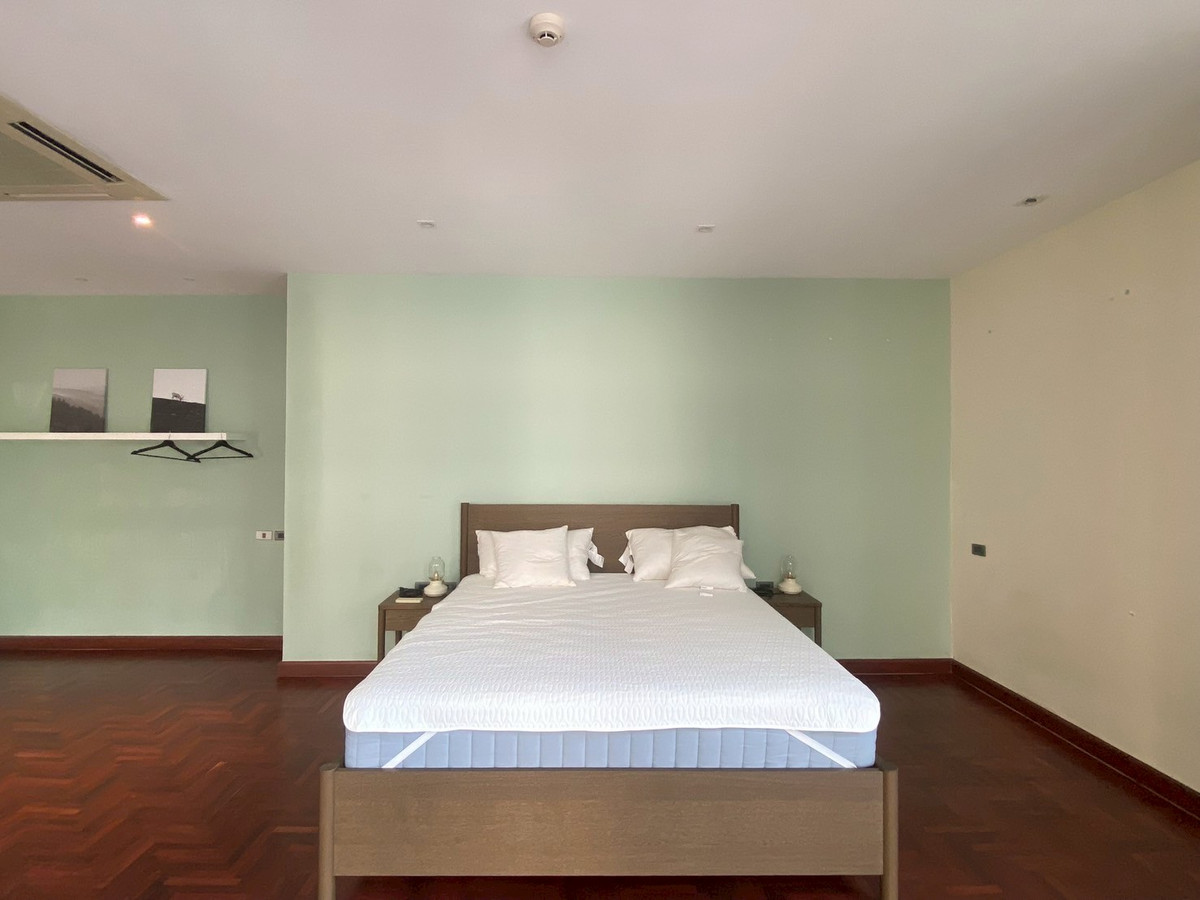 For RentHouseSukhumvit, Asoke, Thonglor : ✨For rent: Beautiful house in Phrom Phong area, 4 bedrooms, 450 sq.m., fully furnished, with private swimming pool and private garden. Conveniently located near BTS Phrom Phong. Ready to move in