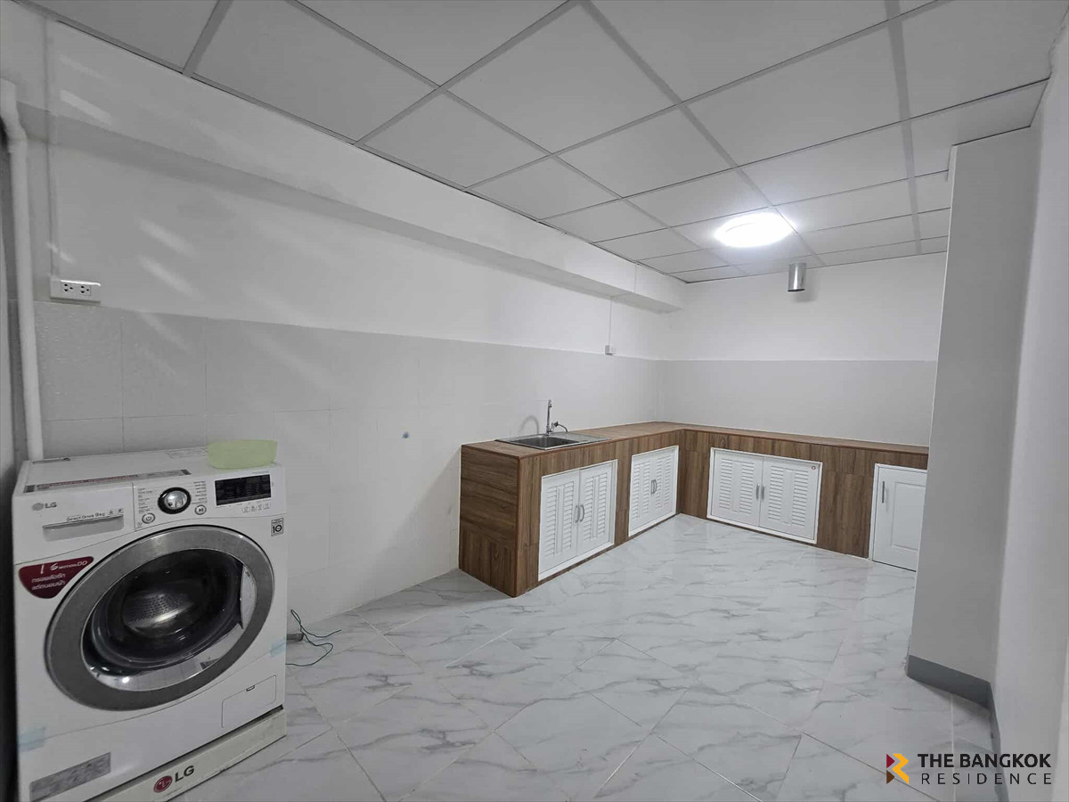 ขายทาวน์โฮมรัชดา ห้วยขวาง : 🌠 บ้านรีโนเวท ใกล้ MRT ห้วยขวาง ทำเลศักยภาพ ที่มีดีมานด์สูง