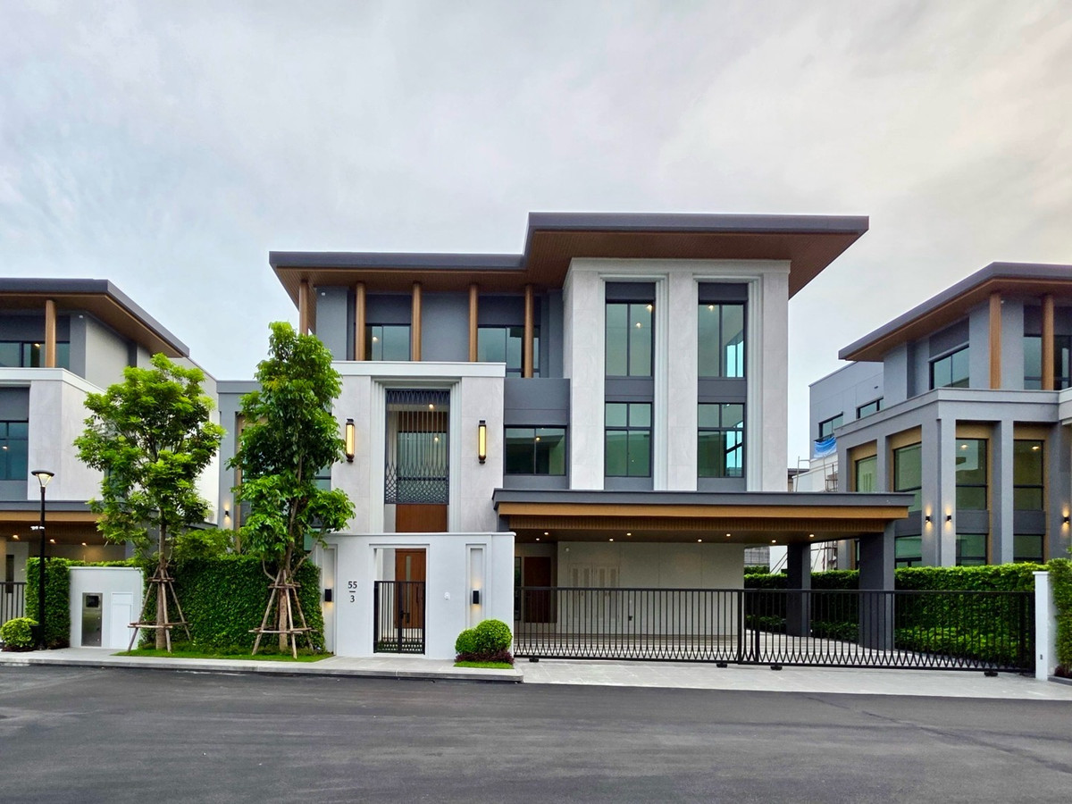 ขายบ้านพัฒนาการ ศรีนครินทร์ : 🕌✨Cinquième กรุงเทพกรีฑา - คฤหาสน์ 3 ชั้น ( 655 ตร.ม. 4นอน5น้ำ4จอด ) เพียง 65 MB 📲 095-9299924 