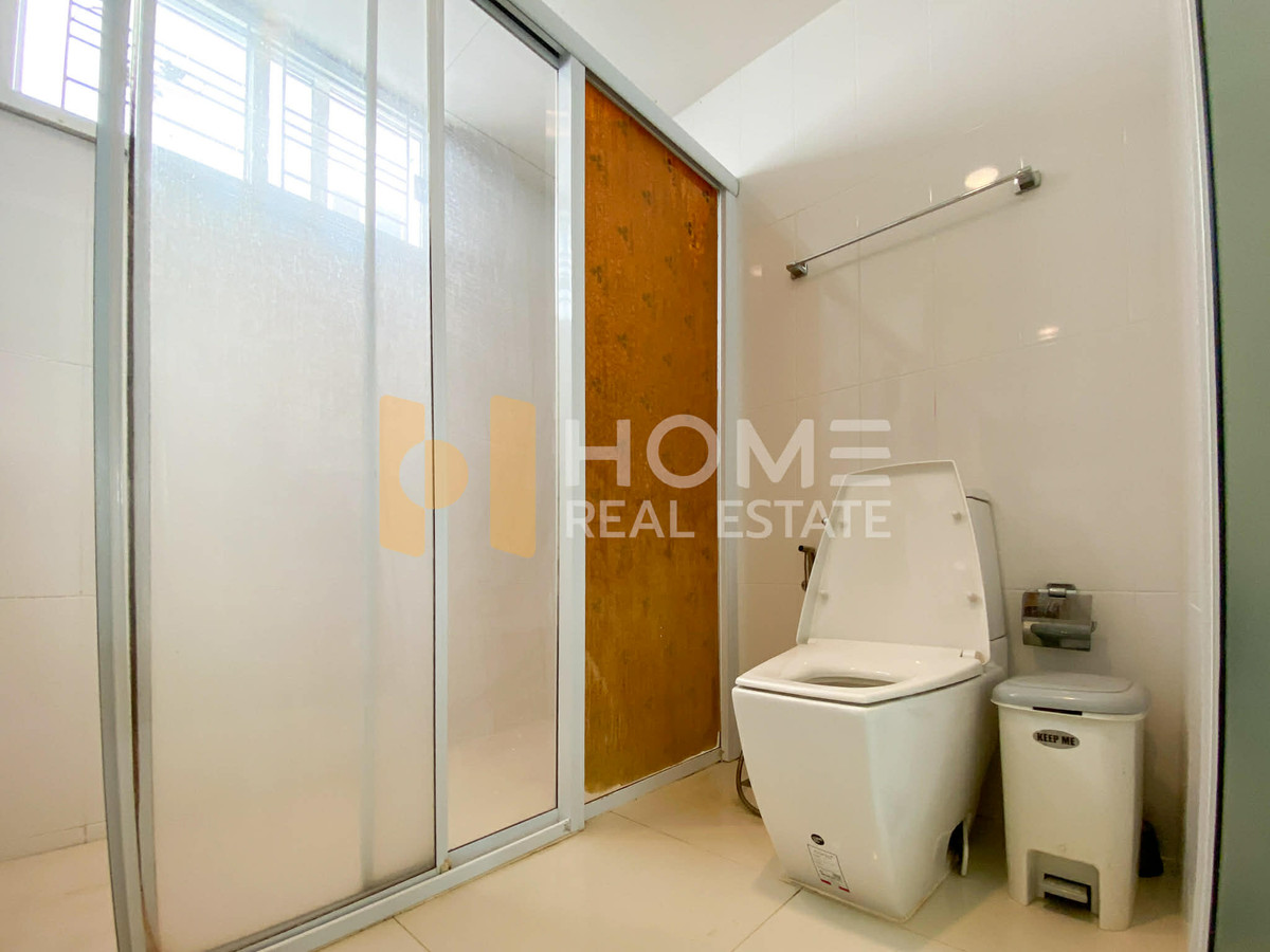 For SaleTownhomeEakachai, Bang Bon : Baan Klang Muang Essence Sathorn - Taksin 2 / 3 Bedrooms (FOR SALE) BALL019