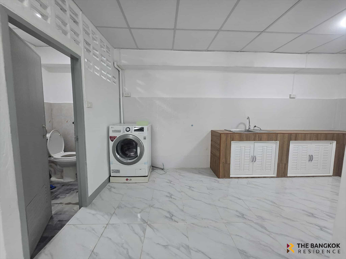 ขายทาวน์โฮมรัชดา ห้วยขวาง : 🌠 บ้านรีโนเวท ใกล้ MRT ห้วยขวาง ทำเลศักยภาพ ที่มีดีมานด์สูง