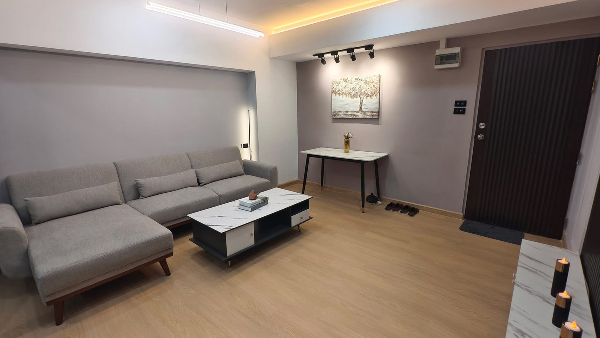 ขายคอนโดสาทร นราธิวาส : ขายคอนโด Merlin Tower Condominium ราคา 1,790,000 บาท [TTs251106]