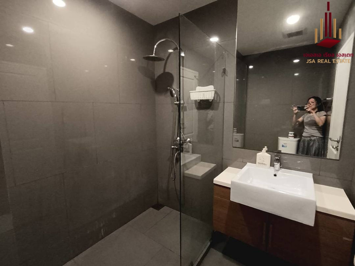 For RentCondoSathorn, Narathiwat : ✨ For Rent: Noble Revo Silom Condo ✨ 💰 Only 20,000 THB/month