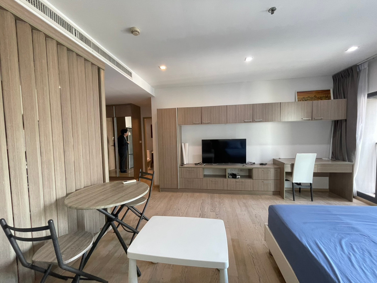 ให้เช่าคอนโดสุขุมวิท อโศก ทองหล่อ : ว่างพร้อมเช่า ห้อง สูตดิโอ 41 ตรม ห้องรีโนเวทใหม่ มีอ่างอาบน้ำ