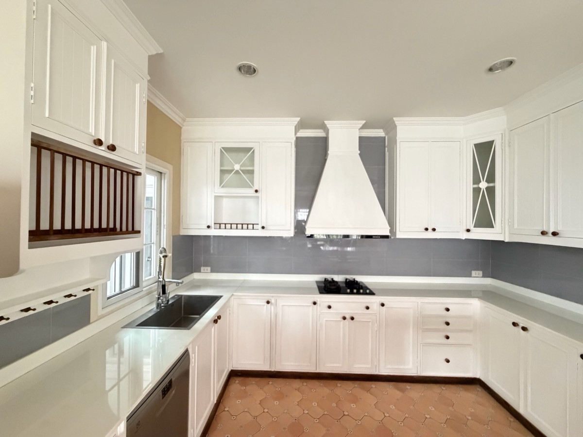 ให้เช่าบ้านบางนา แบริ่ง ลาซาล : Fantasia Villa4 Bangna บ้านใหญ่ ฟังก์ชันครบ เหมาะสำหรับอยู่เองหรือทำโฮมออฟฟิศ ทำเลดีมาก ใกล้ทางด่วน / Mega Bangna / โรงเรียนนานาชาติ