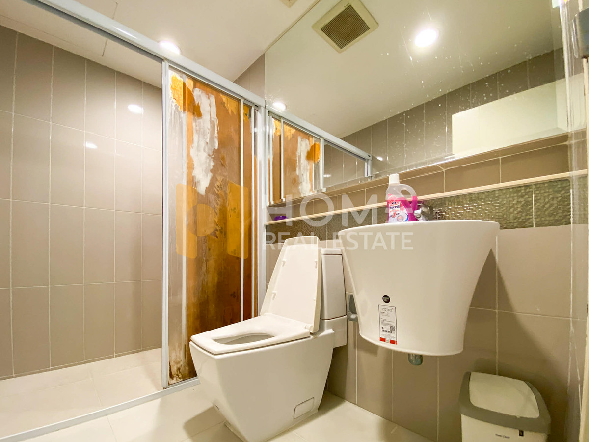 For SaleTownhomeEakachai, Bang Bon : Baan Klang Muang Essence Sathorn - Taksin 2 / 3 Bedrooms (FOR SALE) BALL019