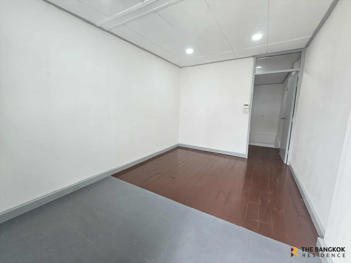 ขายทาวน์โฮมรัชดา ห้วยขวาง : 🌠 บ้านรีโนเวท ใกล้ MRT ห้วยขวาง ทำเลศักยภาพ ที่มีดีมานด์สูง