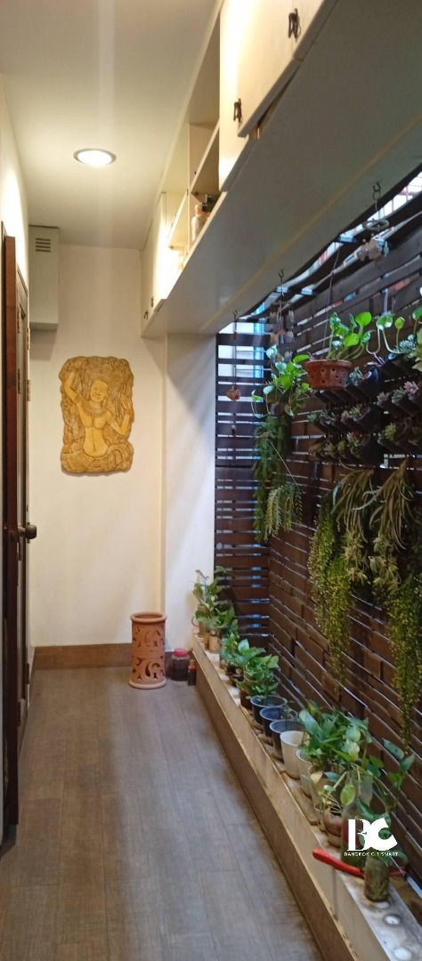 ขายทาวน์โฮมพระราม 3 สาธุประดิษฐ์ : 🔥ขายด่วน🔥โกลเด้นโฮมพาร์ควิลล์* ใกล้สถานีรถไฟฟ้า MRT คลองเตย เฟอร์นิเจอร์ครบ พร้อมเข้าอยู่