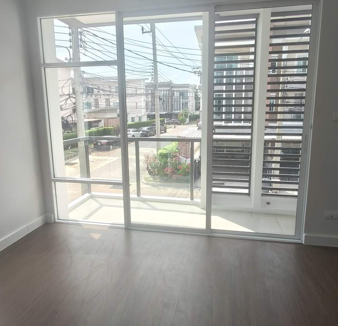 ขายทาวน์โฮมวิภาวดี ดอนเมือง หลักสี่ : 🔥ขายด่วน +🔥ทาวน์ อเวนิว ซิกซ์ตี้ วิภาวดี 60 ใกล้เซ็นทรัลลาดพร้าว 