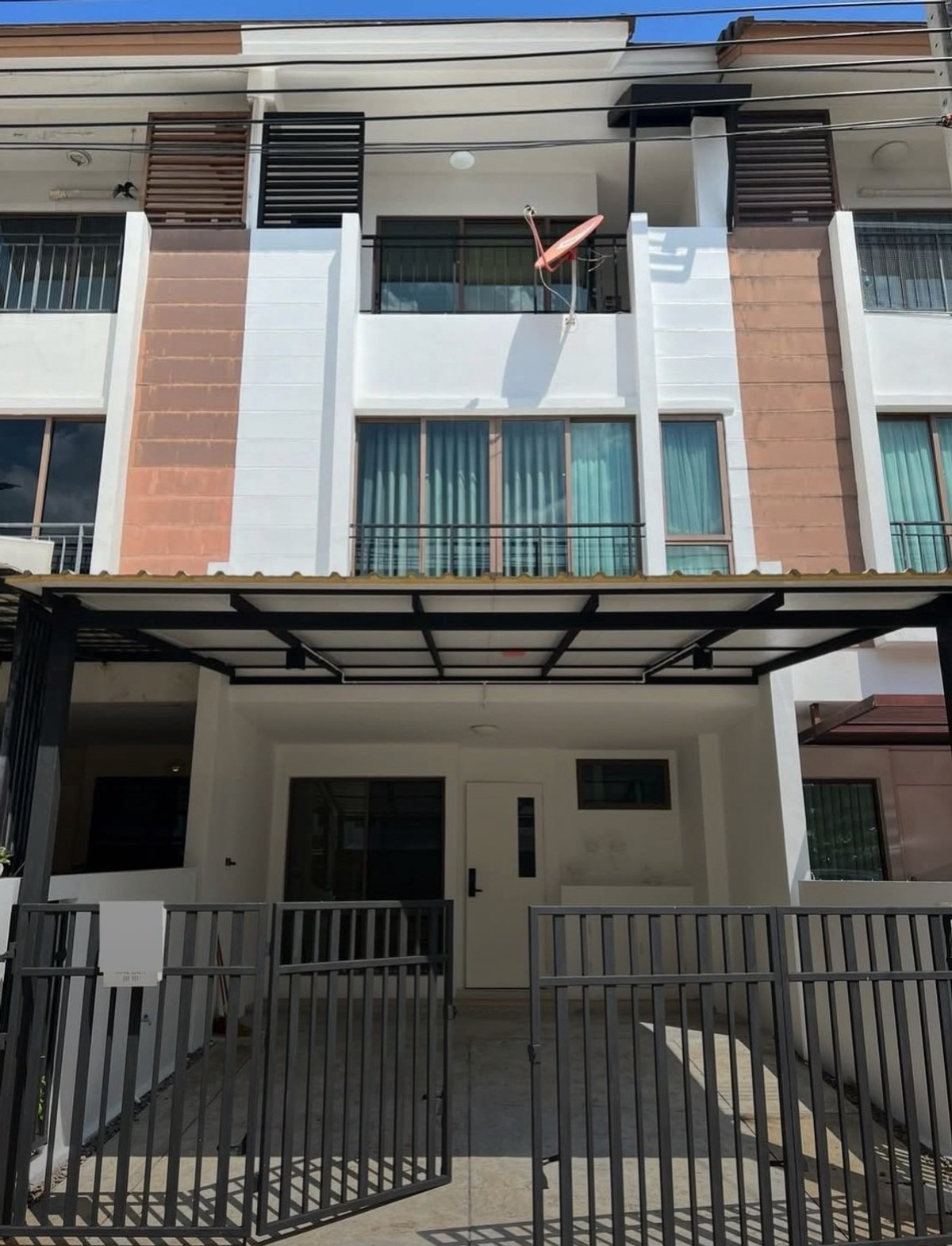 ให้เช่าทาวน์โฮมอ่อนนุช อุดมสุข : ทาวน์เฮ้าสให้เช่า 🔥 The Private Sukhumvit-Bangchak 🔥 3 ห้องนอน 4 ห้องน้ำ เฟอร์นิเจอร์ และ เครื่องใช้ไฟฟ้าครบ  