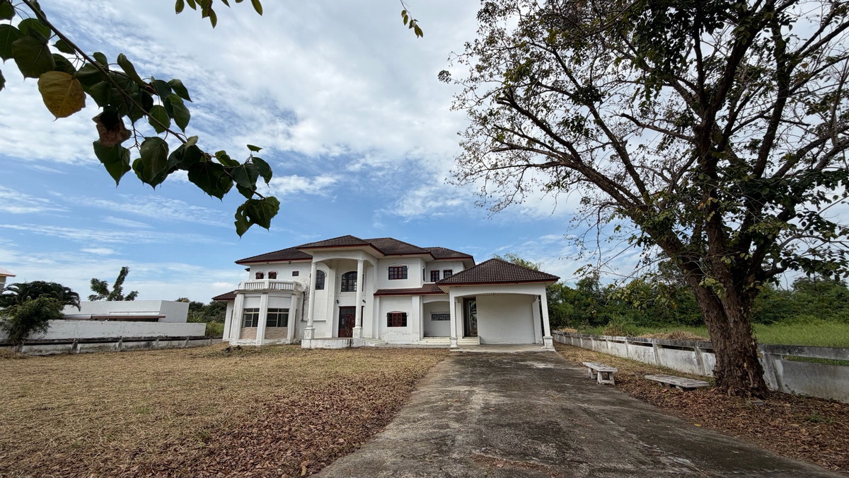 For SaleHouseBangna, Bearing, Lasalle : Single house for sale Large area in the heart of Bangna - Lakewood km.18, selling for only 22 million baht ✨ “Rare Opportunity”