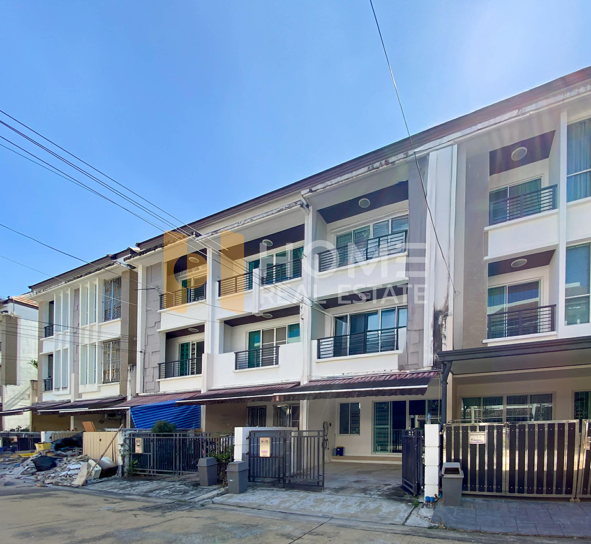 For SaleTownhomeEakachai, Bang Bon : Baan Klang Muang Essence Sathorn - Taksin 2 / 3 Bedrooms (FOR SALE) BALL019