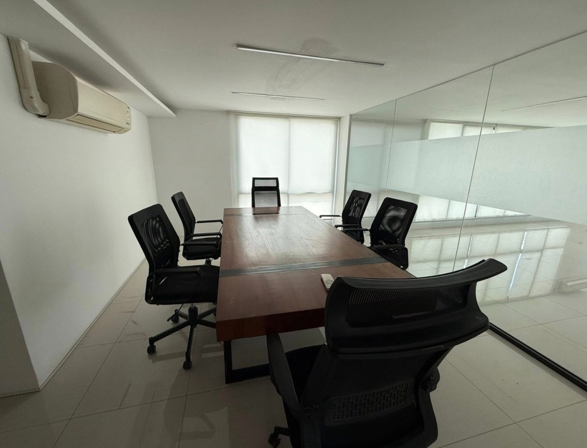 For RentOfficeRama3 (Riverside),Satupadit : Office for rent, Rama 3, with parking for 10 cars.