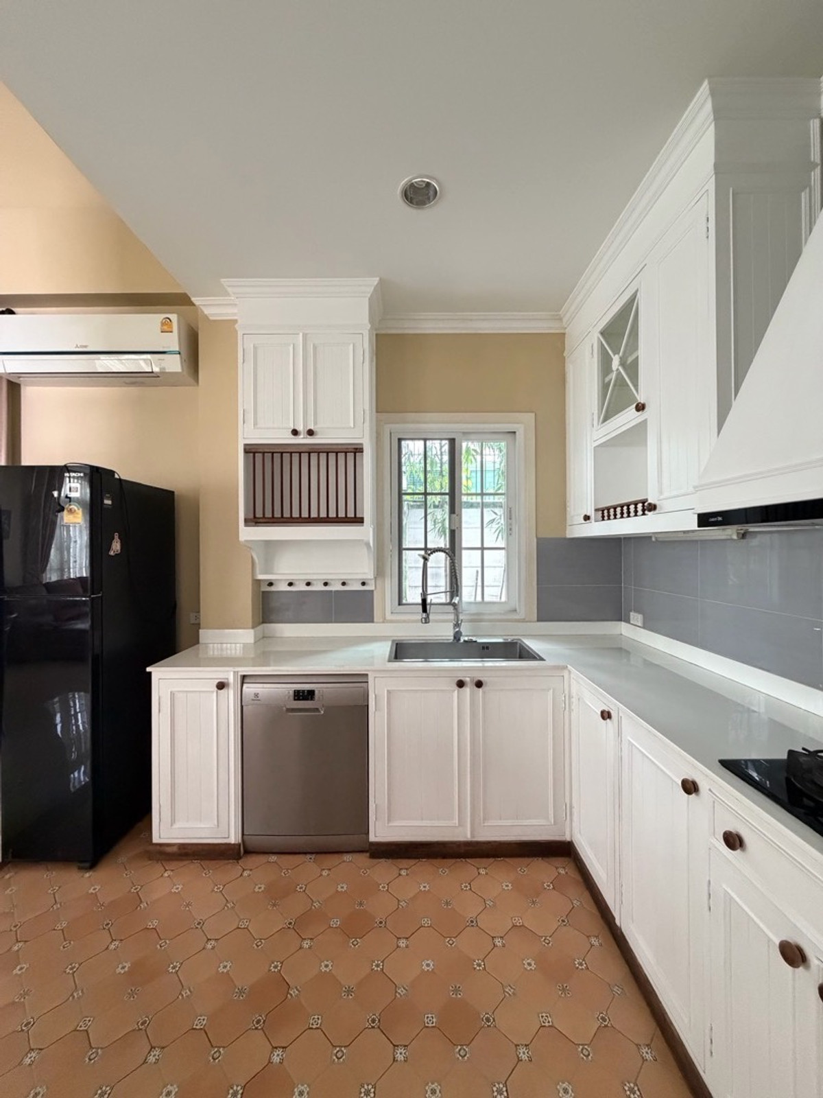 ให้เช่าบ้านบางนา แบริ่ง ลาซาล : Fantasia Villa4 Bangna บ้านใหญ่ ฟังก์ชันครบ เหมาะสำหรับอยู่เองหรือทำโฮมออฟฟิศ ทำเลดีมาก ใกล้ทางด่วน / Mega Bangna / โรงเรียนนานาชาติ