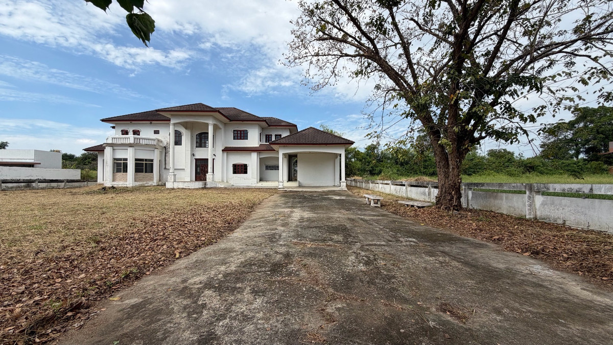 For SaleHouseBangna, Bearing, Lasalle : Single house for sale Large area in the heart of Bangna - Lakewood km.18, selling for only 22 million baht ✨ “Rare Opportunity”