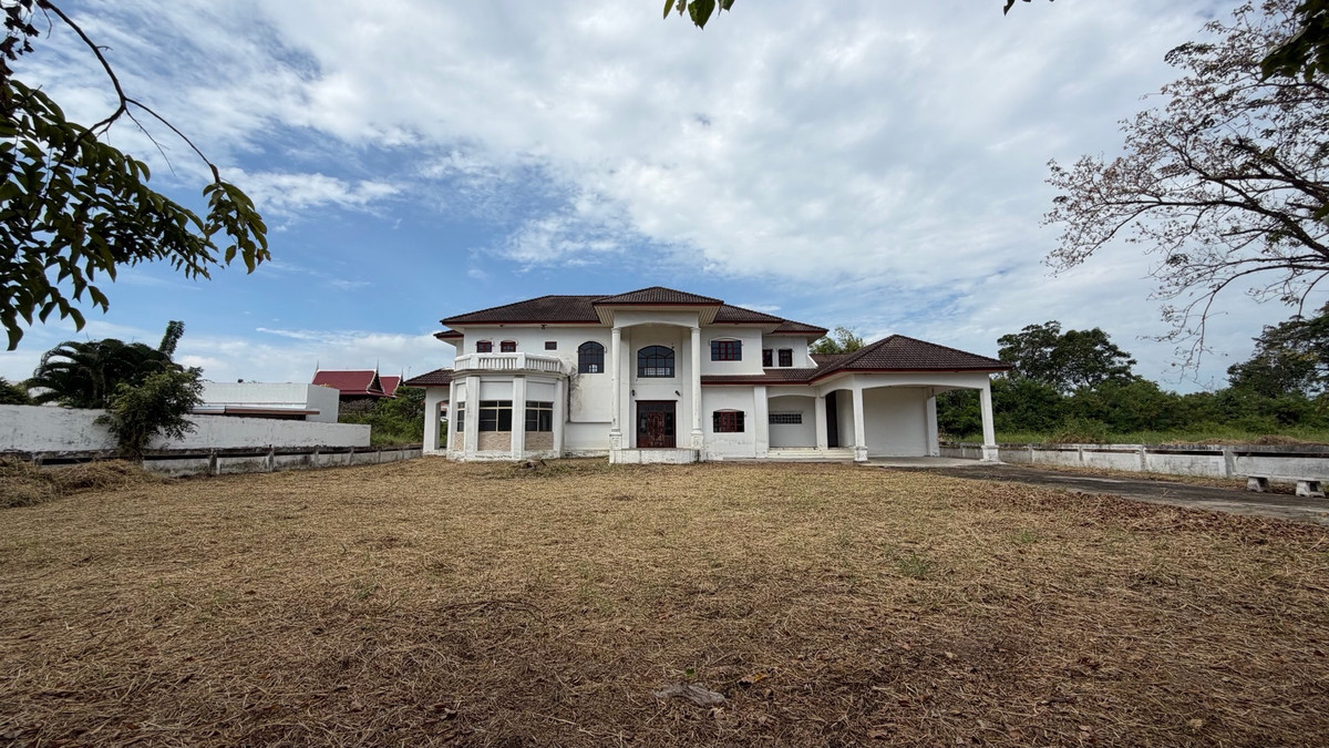 For SaleHouseBangna, Bearing, Lasalle : Single house for sale Large area in the heart of Bangna - Lakewood km.18, selling for only 22 million baht ✨ “Rare Opportunity”