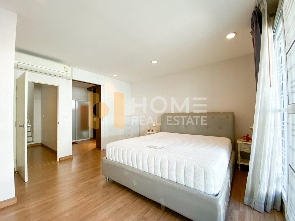 For SaleTownhomeEakachai, Bang Bon : Baan Klang Muang Essence Sathorn - Taksin 2 / 3 Bedrooms (FOR SALE) BALL019