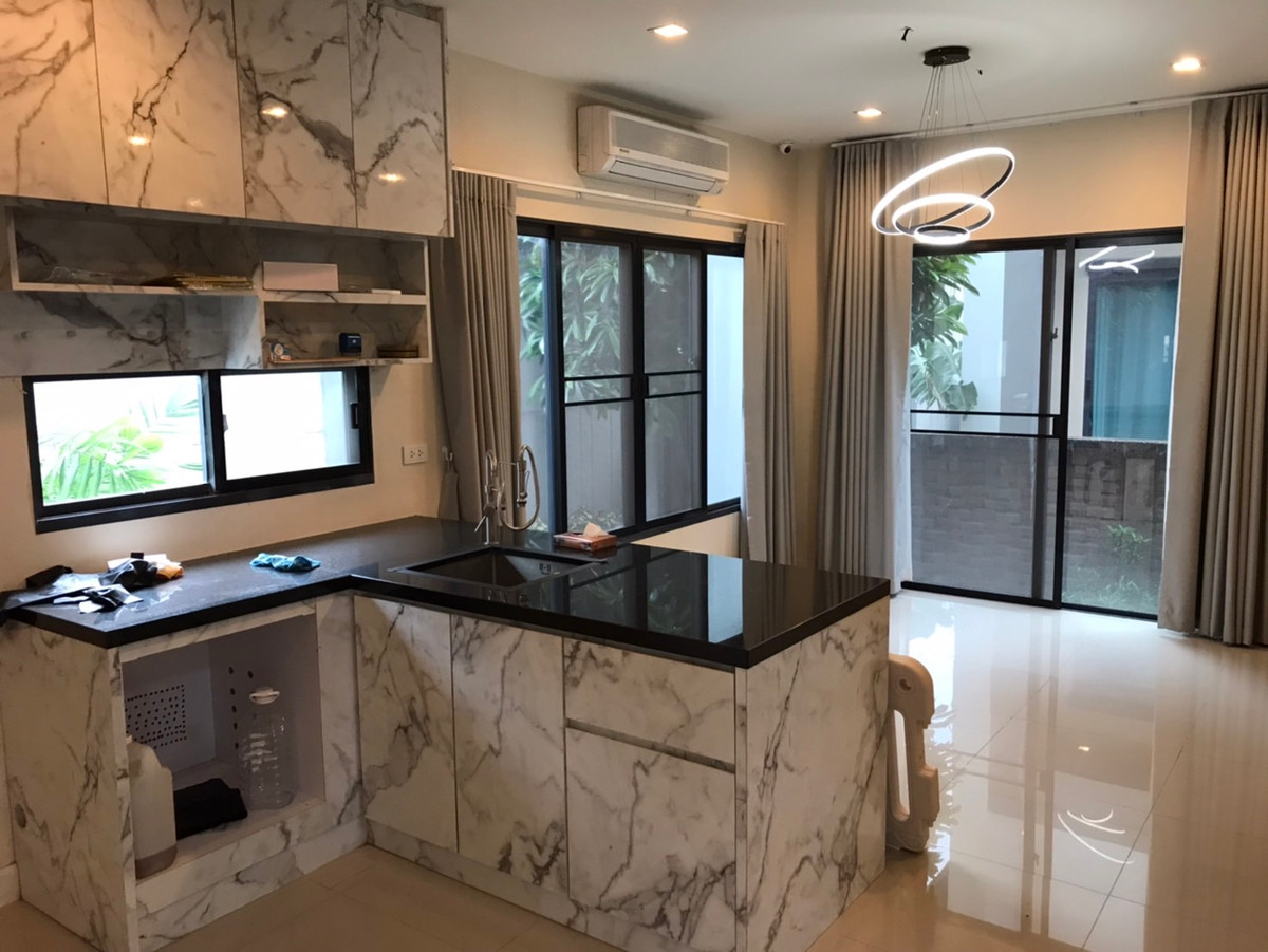 ขายบ้านบางนา แบริ่ง ลาซาล : บุราสิริ วงแหวน - อ่อนนุช / 3 ห้องนอน (ขาย), Burasiri Wongwaen - Onnut / 3 Bedrooms (FOR SALE) POON035