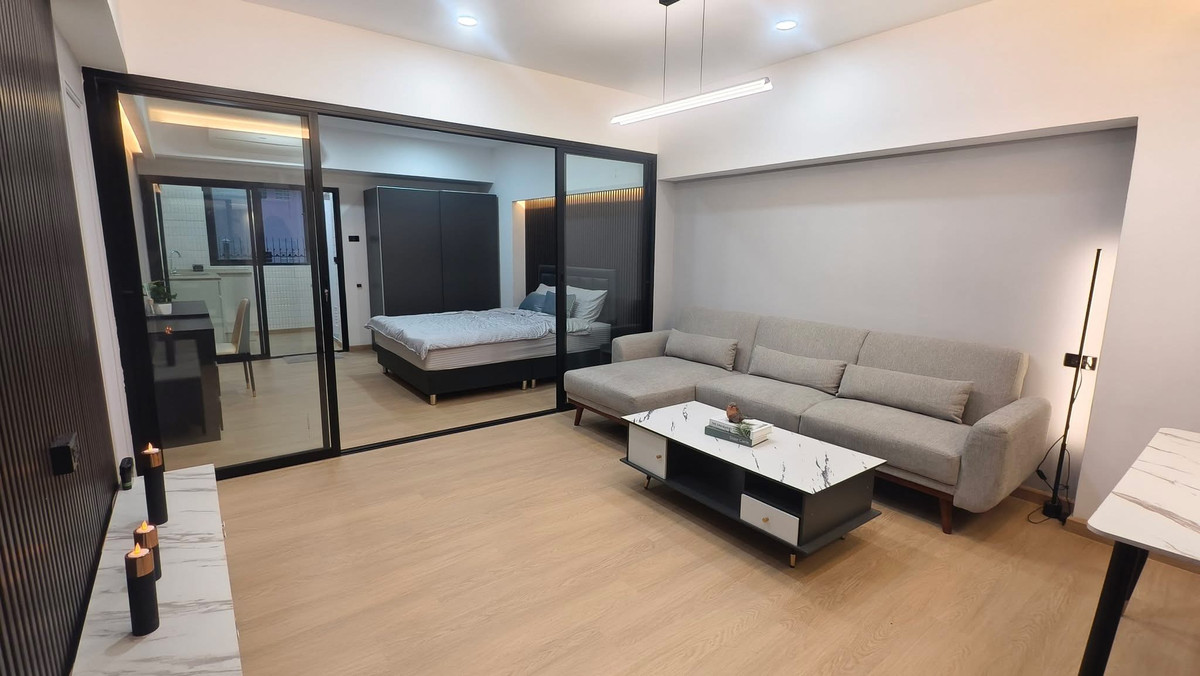 ขายคอนโดสาทร นราธิวาส : ขายคอนโด Merlin Tower Condominium ราคา 1,790,000 บาท [TTs251106]