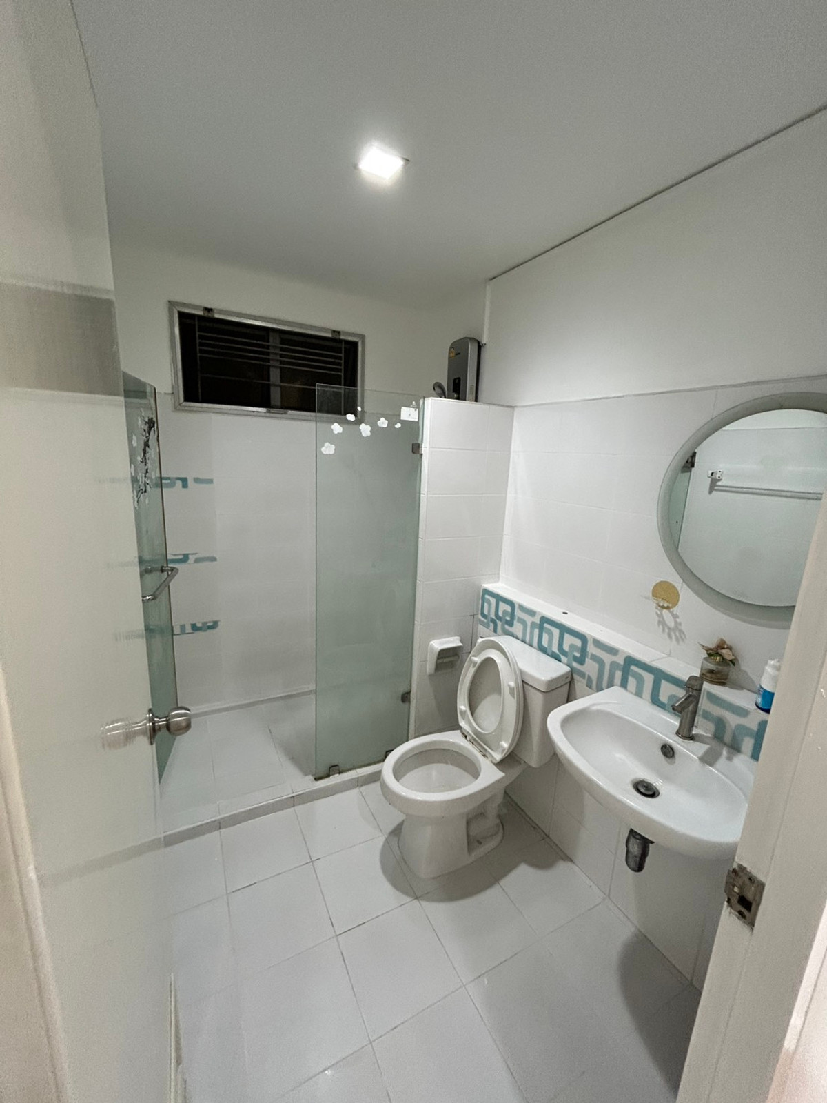 ขายทาวน์โฮมมีนบุรี-ร่มเกล้า : หมู่บ้าน บ้านใหม่ คู้บอน28 / 3 ห้องนอน (ขาย), Moo Baan Mai Khubon 28 / 3 Bedrooms (FOR SALE) PINP051