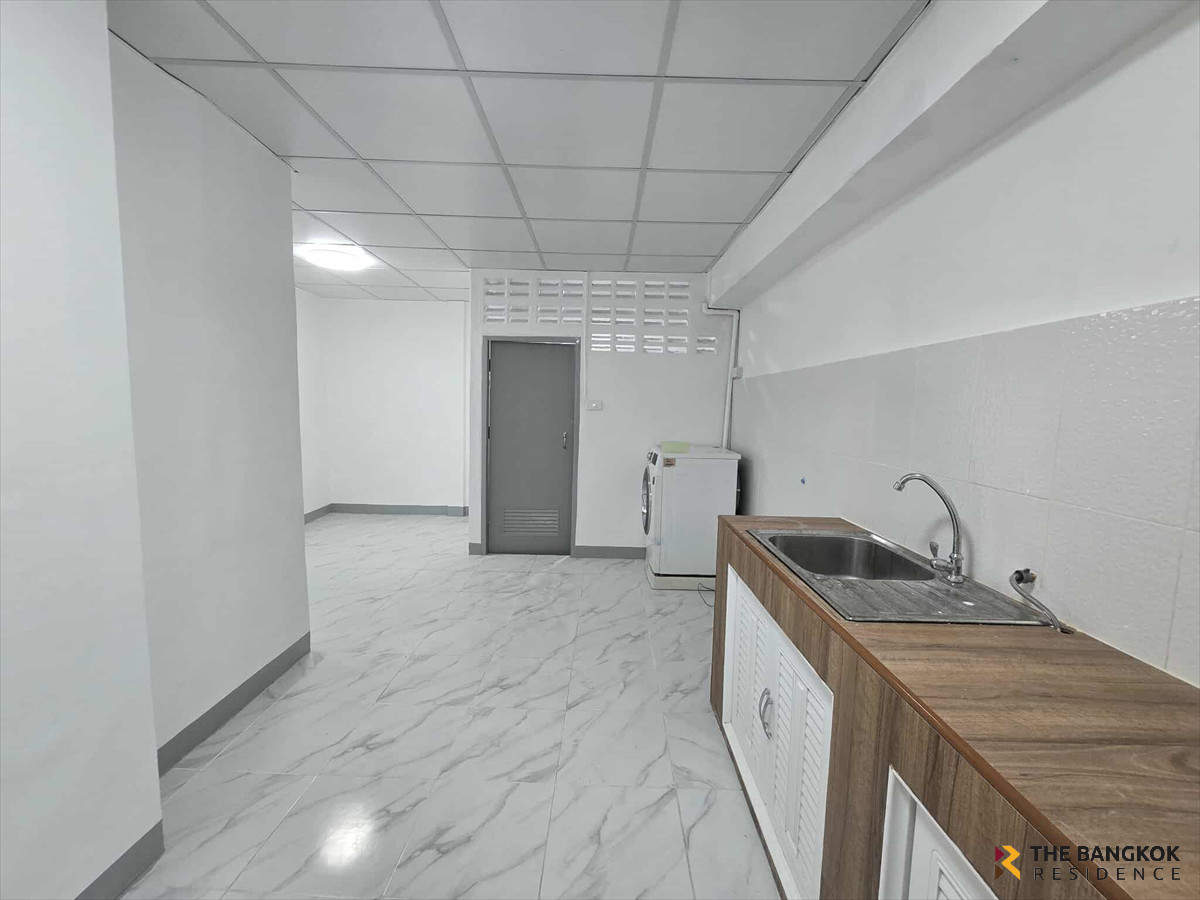 ขายทาวน์โฮมรัชดา ห้วยขวาง : 🌠 บ้านรีโนเวท ใกล้ MRT ห้วยขวาง ทำเลศักยภาพ ที่มีดีมานด์สูง