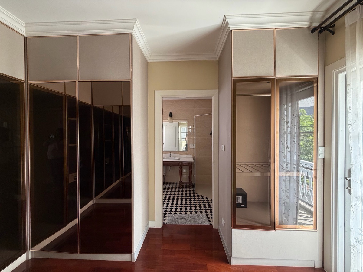 ให้เช่าบ้านบางนา แบริ่ง ลาซาล : Fantasia Villa4 Bangna บ้านใหญ่ ฟังก์ชันครบ เหมาะสำหรับอยู่เองหรือทำโฮมออฟฟิศ ทำเลดีมาก ใกล้ทางด่วน / Mega Bangna / โรงเรียนนานาชาติ