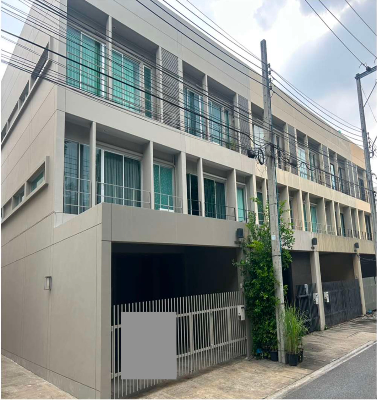 ให้เช่าบ้านพัฒนาการ ศรีนครินทร์ : For rent Modern Townhome Noble Cube พัฒนาการ 15 นาที ถึง ทองหล่อ