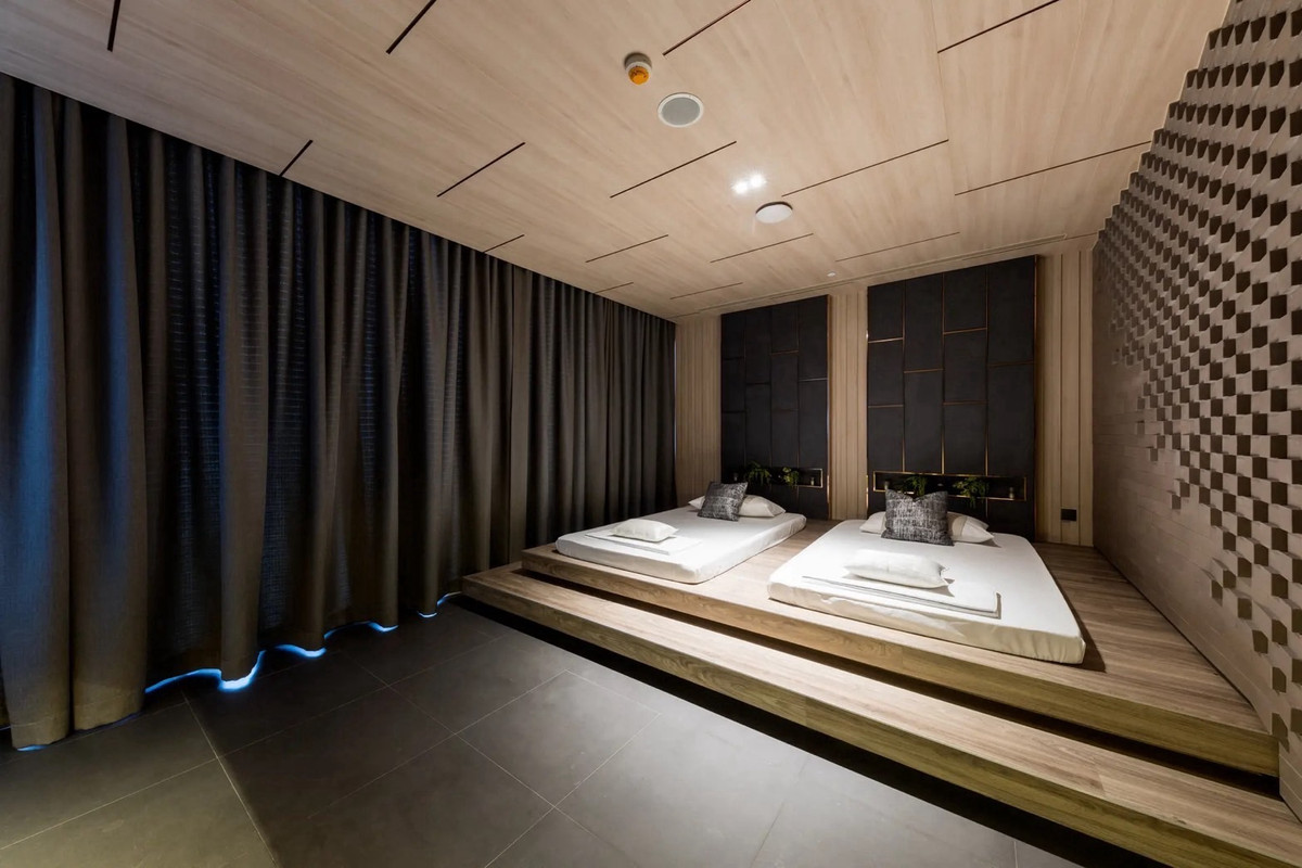 ขายคอนโดสุขุมวิท อโศก ทองหล่อ : 🔥𝐒𝐔𝐏𝐄𝐑 𝐃𝐄𝐀𝐋🔥 𝐓𝐡𝐞 𝐑𝐨𝐨𝐦 𝟑𝟖 เพียง 𝟎 เมตรจาก BTS พร้อมห้องแต่งครบเข้าอยู่ได้ทันที เริ่มเพียง 𝟕.𝟓 ล้าน* โทร📱𝟎𝟔𝟐-𝟓𝟐𝟔-𝟔𝟓𝟗𝟎