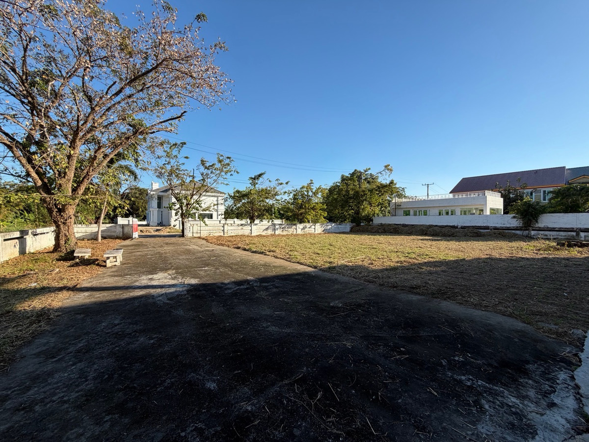 For SaleHouseBangna, Bearing, Lasalle : Single house for sale Large area in the heart of Bangna - Lakewood km.18, selling for only 22 million baht ✨ “Rare Opportunity”