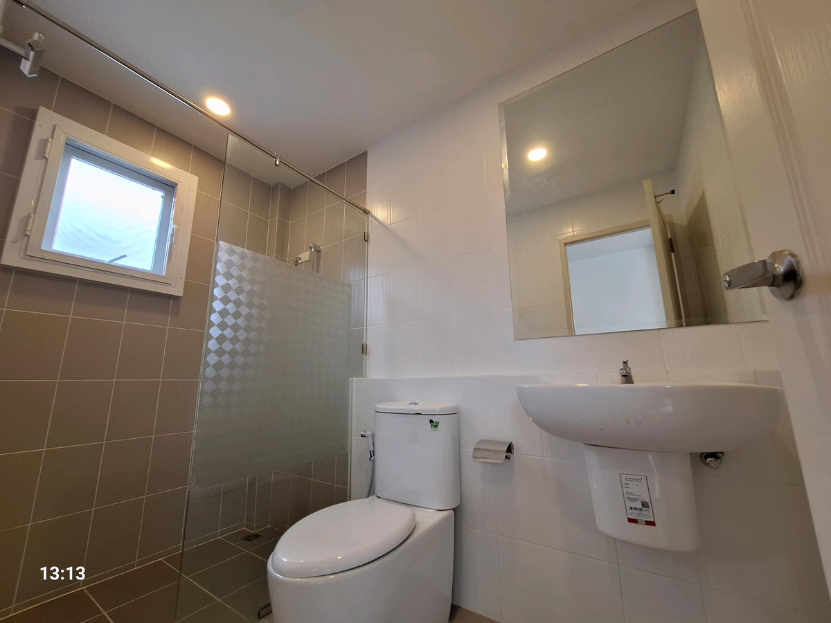 ขายบ้านนวมินทร์ รามอินทรา : ขายถูก บ้านเดี่ยววัชรพล 63.8 ตร.ว.  หลังมุม เดอะเซนโทร วัชรพล ติดถนนสุขาภิบาล 5 