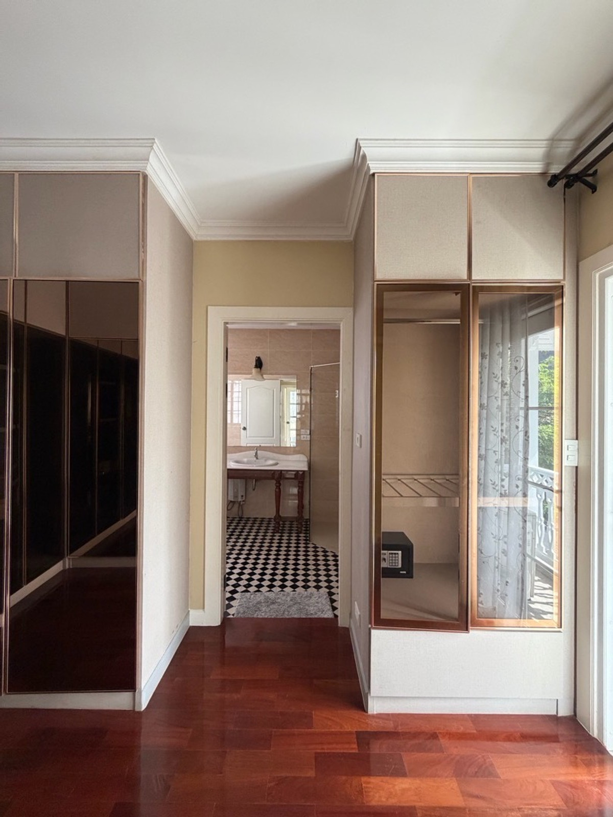 ให้เช่าบ้านบางนา แบริ่ง ลาซาล : Fantasia Villa4 Bangna บ้านใหญ่ ฟังก์ชันครบ เหมาะสำหรับอยู่เองหรือทำโฮมออฟฟิศ ทำเลดีมาก ใกล้ทางด่วน / Mega Bangna / โรงเรียนนานาชาติ