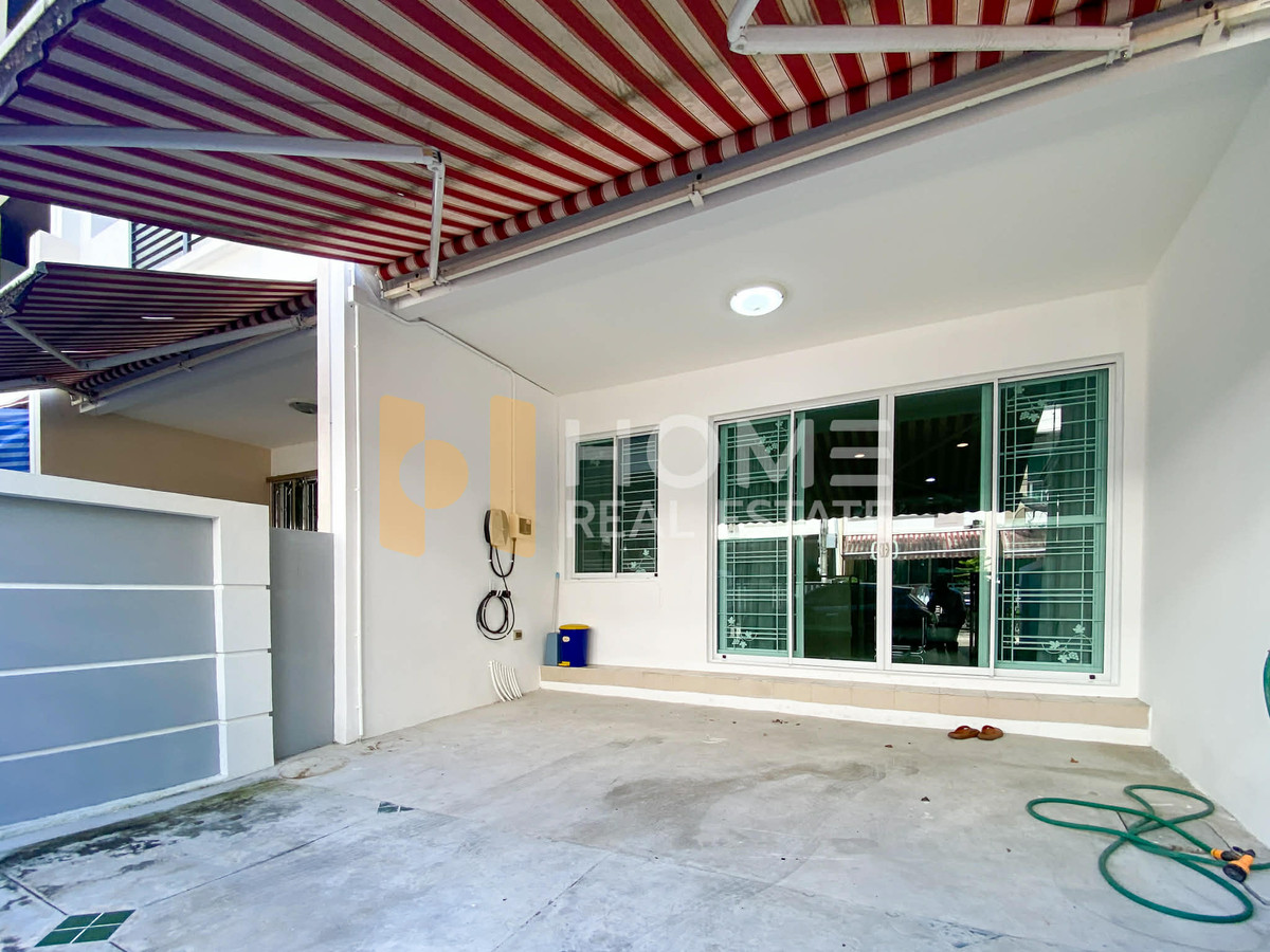 For SaleTownhomeEakachai, Bang Bon : Baan Klang Muang Essence Sathorn - Taksin 2 / 3 Bedrooms (FOR SALE) BALL019