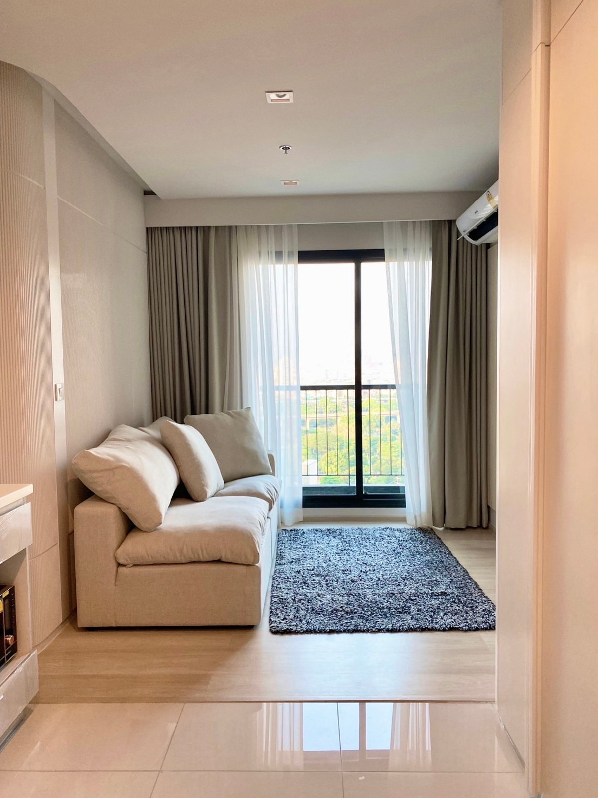 ให้เช่าคอนโดวิทยุ ชิดลม หลังสวน : ต่อรองได้! FOR RENT - Life One Wireless ห้องมุม 2ห้องนอน พร้อมเฟอร์นิเจอร์ ชั้น27 ทิศดี ลมเย็น ไม่ร้อน 