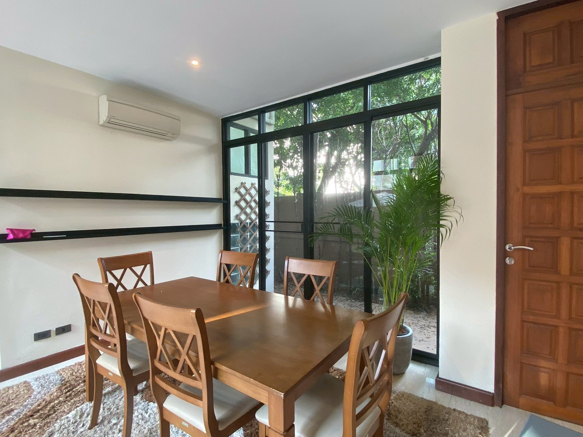 For RentHouseSukhumvit, Asoke, Thonglor : ✨For rent: Beautiful house in Phrom Phong area, 4 bedrooms, 450 sq.m., fully furnished, with private swimming pool and private garden. Conveniently located near BTS Phrom Phong. Ready to move in