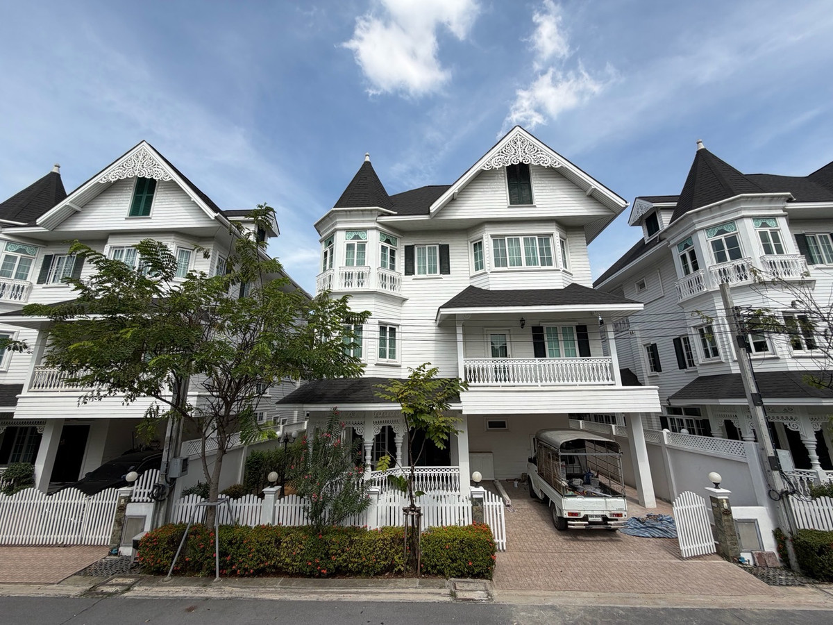 ให้เช่าบ้านบางนา แบริ่ง ลาซาล : Fantasia Villa4 Bangna บ้านใหญ่ ฟังก์ชันครบ เหมาะสำหรับอยู่เองหรือทำโฮมออฟฟิศ ทำเลดีมาก ใกล้ทางด่วน / Mega Bangna / โรงเรียนนานาชาติ