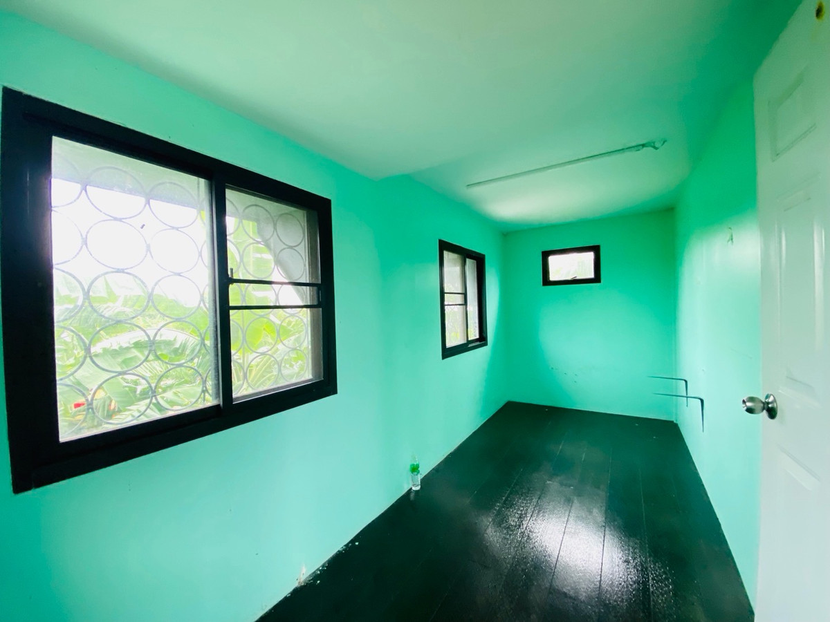 ให้เช่าโชว์รูมนครปฐม : งิ้วราย ศาลายา นครปฐม ออฟฟิศโกดัง 2 ชั้น ติดถนนใหญ่ ทำเลดีมาก พื้นที่กว้าง ใช้งานได้หลากหลาย เหมาะสำหรับธุรกิจที่ต้องการหน้าร้าน + สำนักงาน + สต็อกสินค้าในที่เดียว