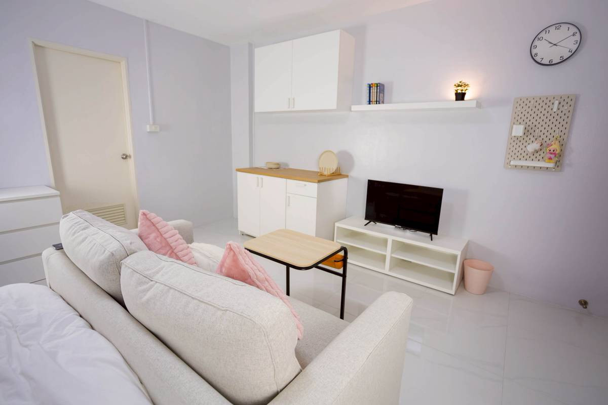 ให้เช่าโชคชัย4 ลาดพร้าว71 : ให้เช่าห้อง ใกล้ปากซอยลาดพร้าว 64 เพียง 200 เมตร มีหลายห้อง ราคาตั้งแต่ 7000-10000 บาท  ตั้งอยู่ ซอยเกตุนุติ แขวงวังทองหลาง เขตวังทองหลาง กรุงเทพฯ 10310