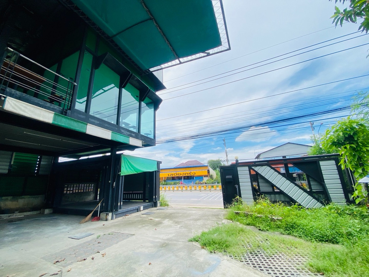 ให้เช่าโชว์รูมนครปฐม : ให้เช่า ออฟฟิศ + โกดัง 2 ชั้น ติดถนนใหญ่ ทำเลดีมาก พื้นที่กว้าง ใช้งานได้หลากหลาย เหมาะสำหรับธุรกิจที่ต้องการหน้าร้าน + สำนักงาน + สต็อกสินค้าในที่เดียว