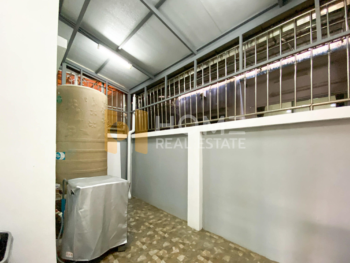 For SaleTownhomeEakachai, Bang Bon : Baan Klang Muang Essence Sathorn - Taksin 2 / 3 Bedrooms (FOR SALE) BALL019