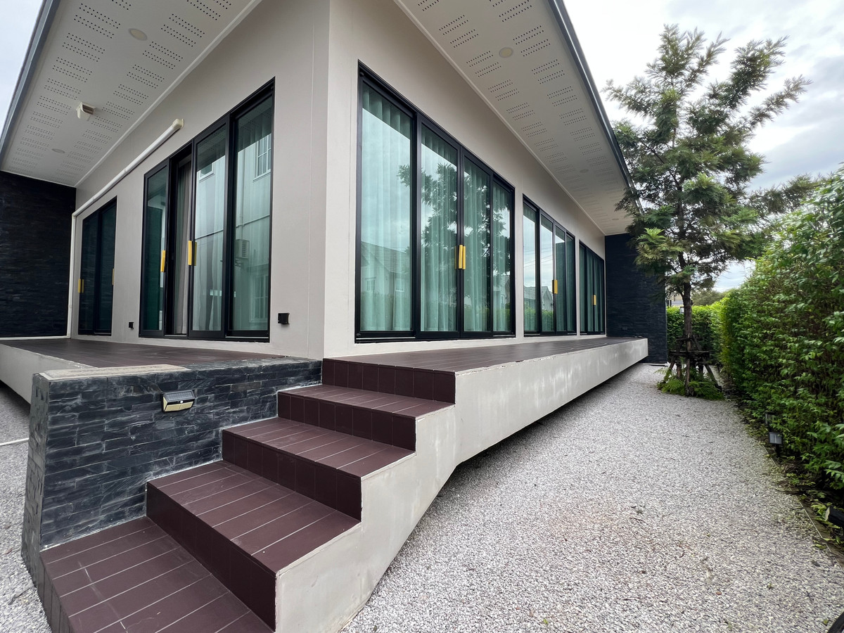 ขายบ้านสกลนคร : ขายบ้านเดี่ยว 2 หลังติด 117.5 ตร.ว. บ้านอารียาลิฟวิ่ง สกลนคร แต่งสวย ใกล้สนามบิน7 ล้าน