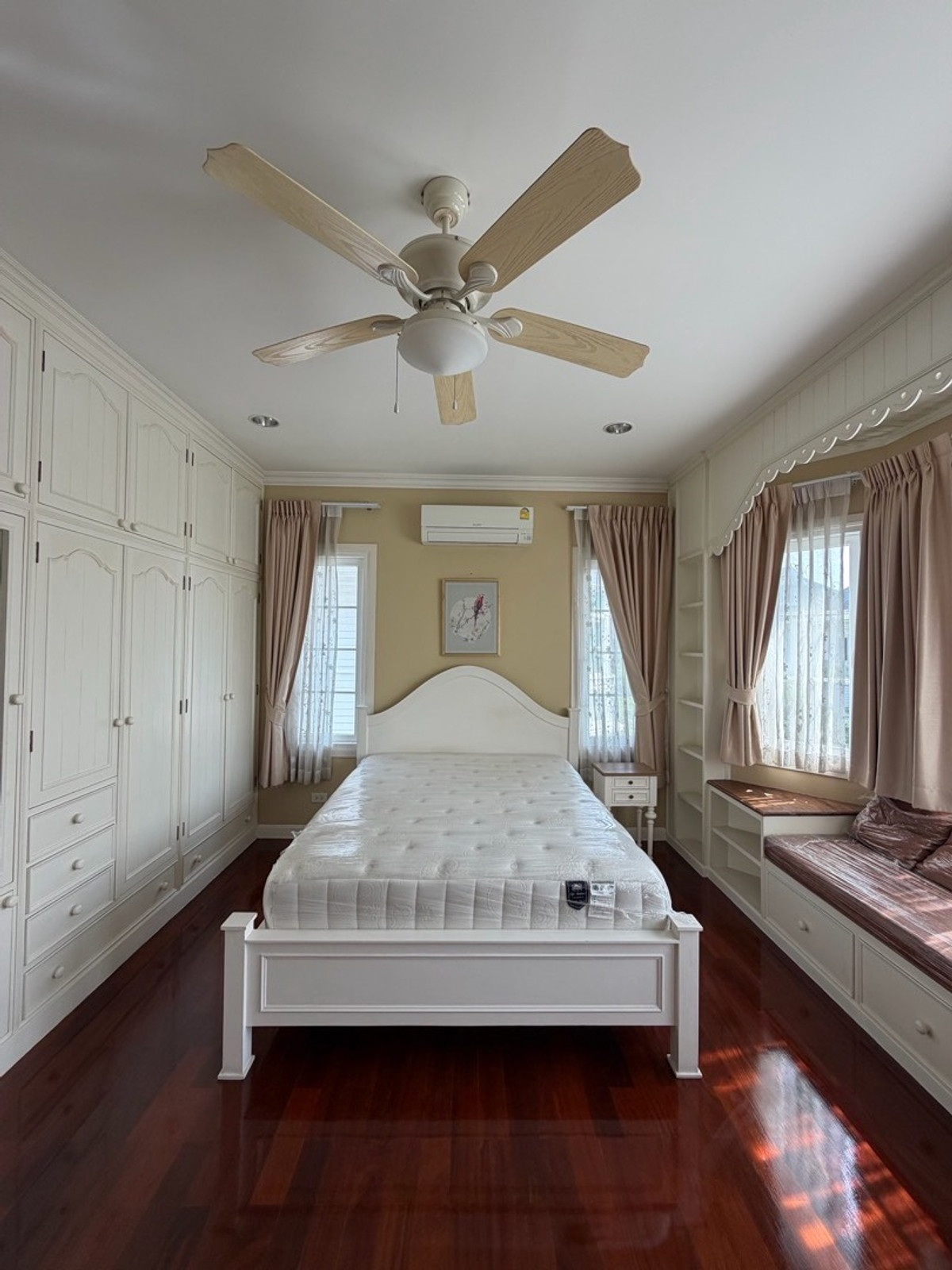 ให้เช่าบ้านบางนา แบริ่ง ลาซาล : Fantasia Villa4 Bangna บ้านใหญ่ ฟังก์ชันครบ เหมาะสำหรับอยู่เองหรือทำโฮมออฟฟิศ ทำเลดีมาก ใกล้ทางด่วน / Mega Bangna / โรงเรียนนานาชาติ