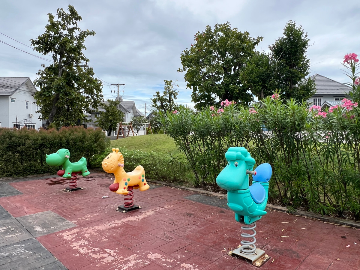 ขายบ้านสกลนคร : ขายบ้านเดี่ยว 2 หลังติด 117.5 ตร.ว. บ้านอารียาลิฟวิ่ง สกลนคร แต่งสวย ใกล้สนามบิน7 ล้าน